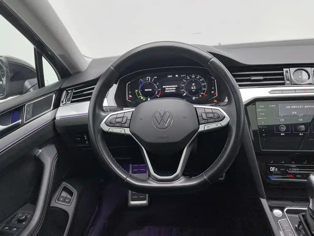 Volkswagen Magotan PHEV — миниатюра 11