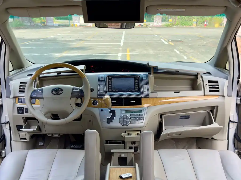 Toyota Previa — миниатюра 9