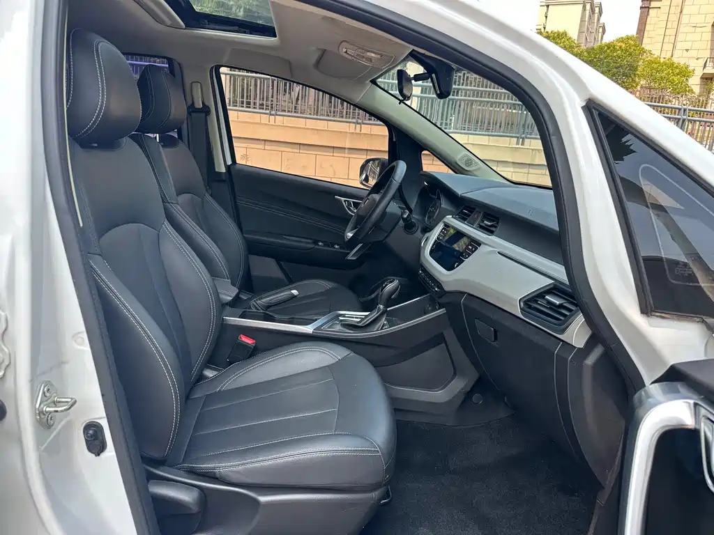 Geely Vision X3 1.5L CVT Premium Type, фото 10