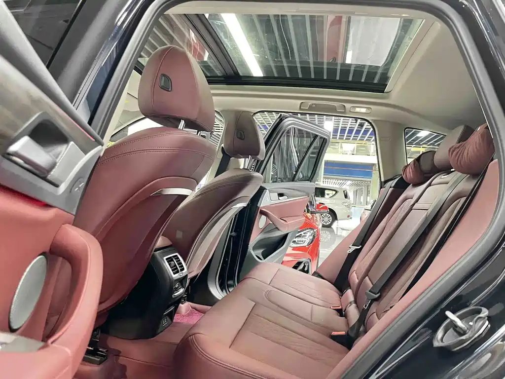 BMW X3 — миниатюра 8