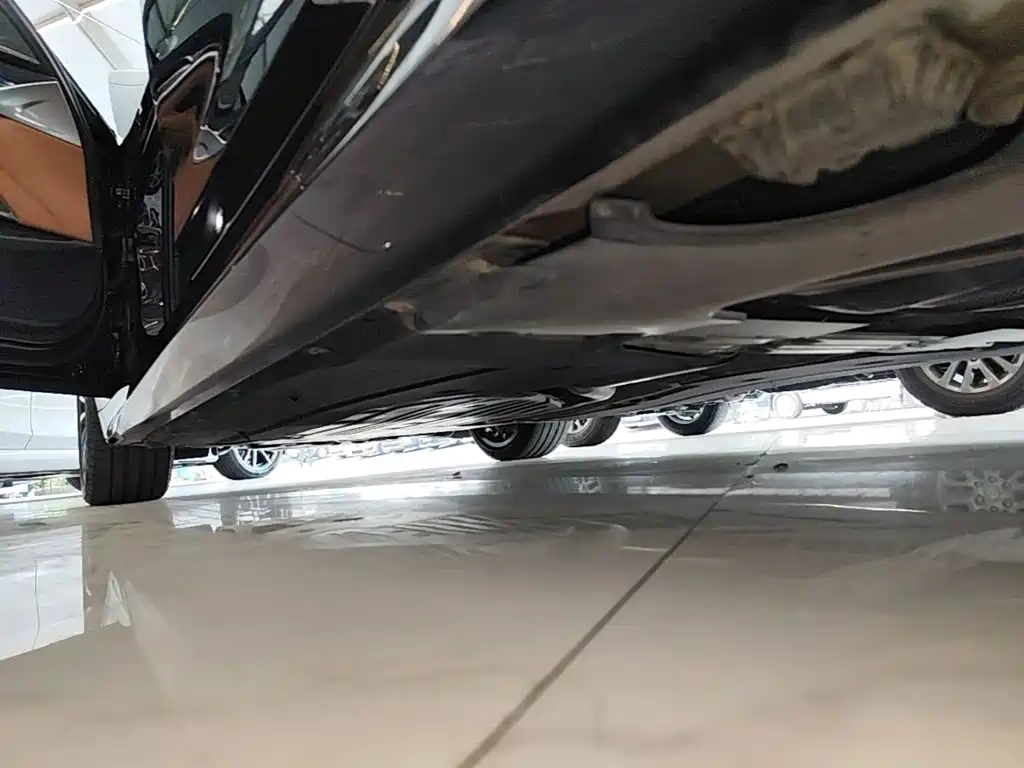 BMW 5 Series — миниатюра 22