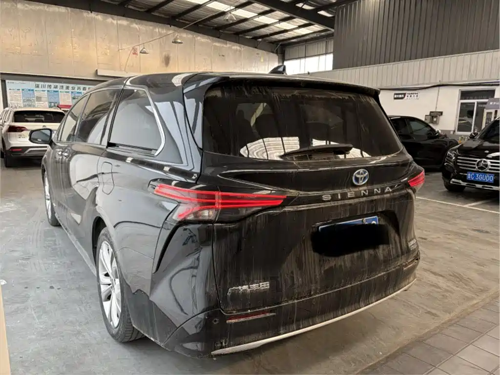TOYOTA SIENNA