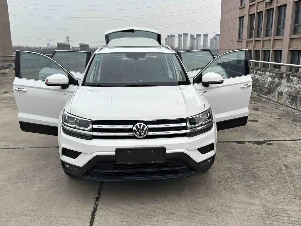 VOLKSWAGEN TUYUE