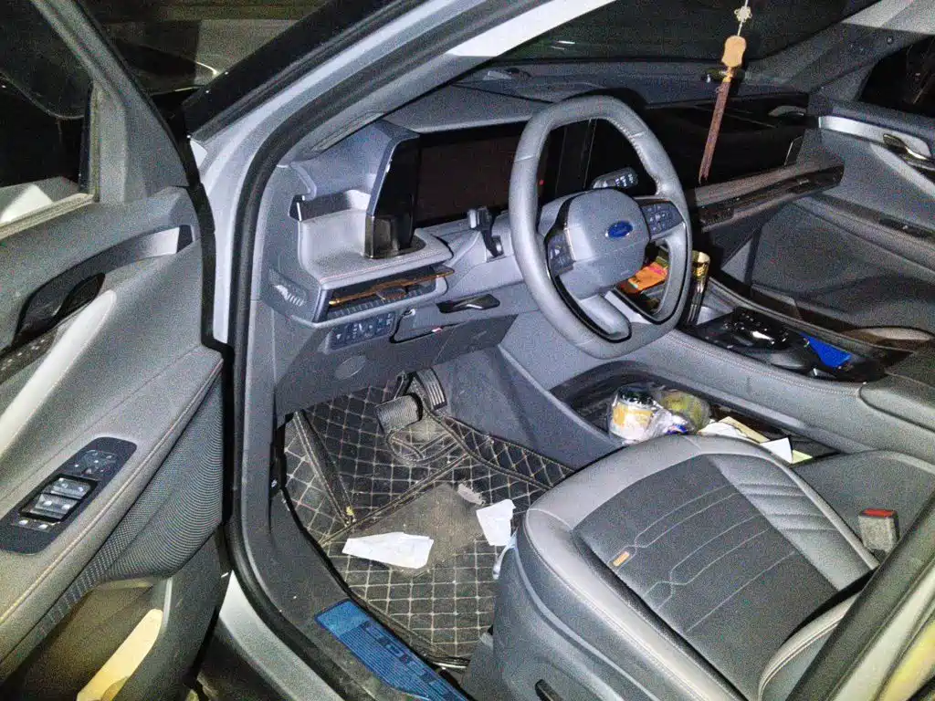 Ford Edge — миниатюра 17