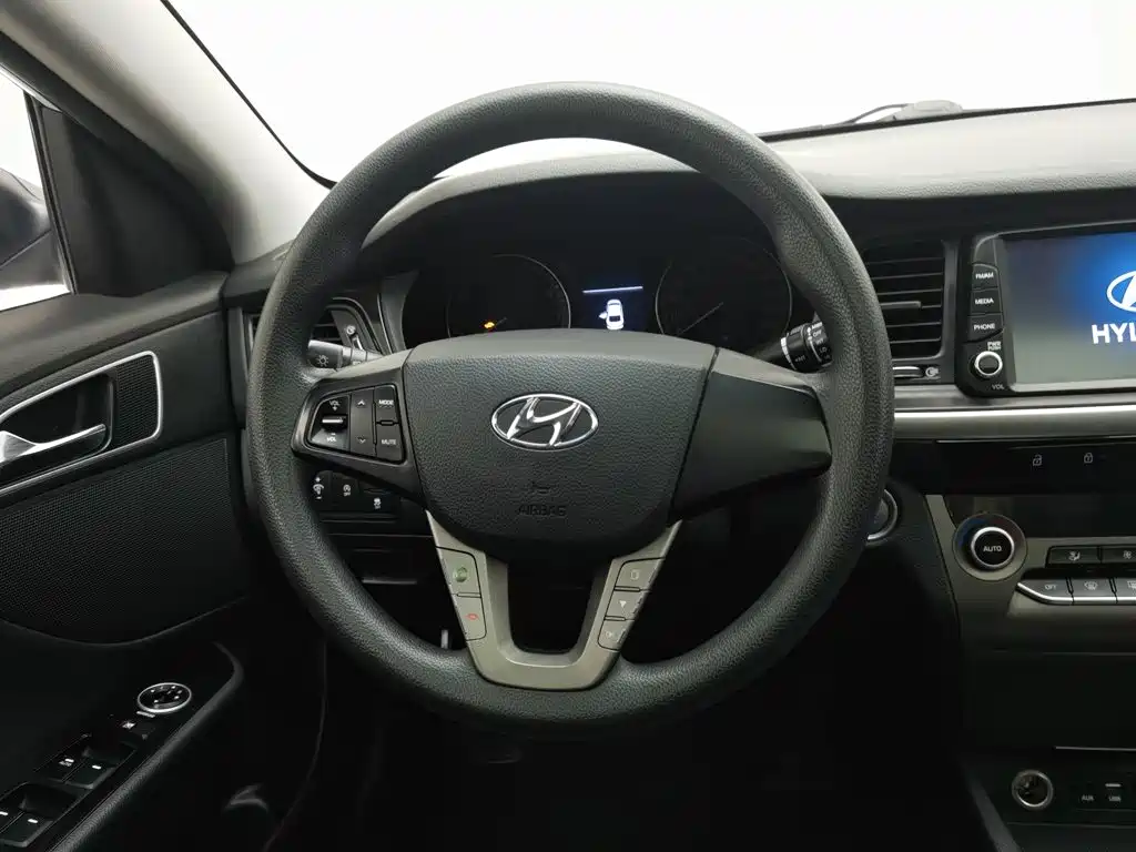 Hyundai Mistra — миниатюра 11