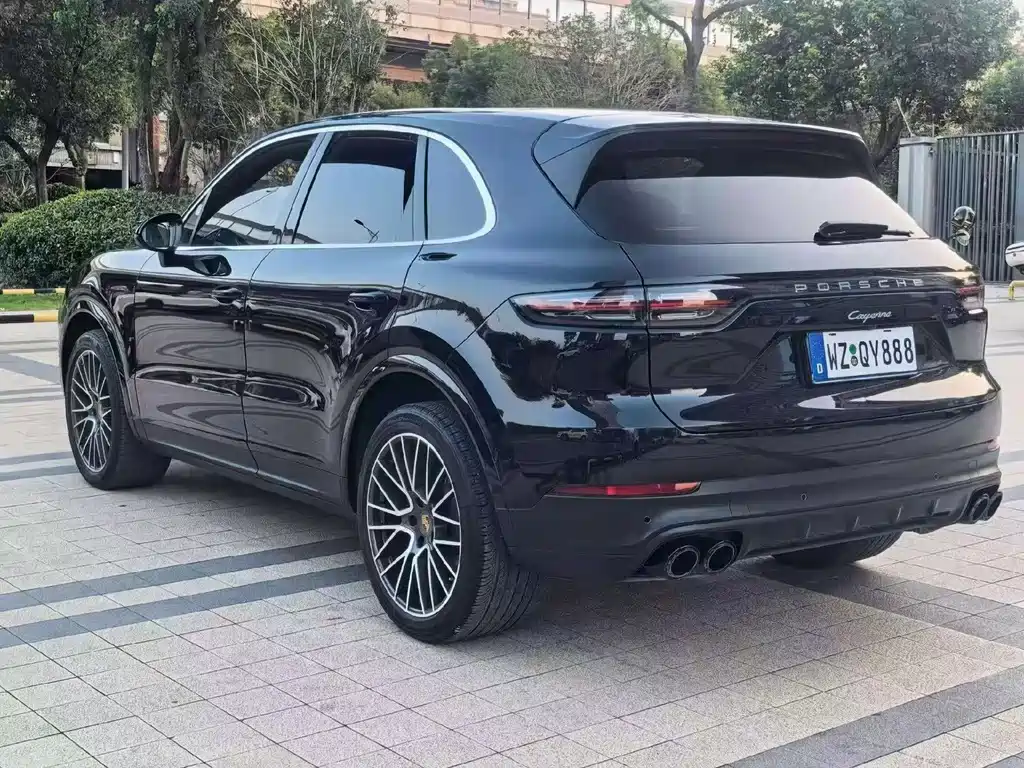 Porsche Cayenne — миниатюра 9