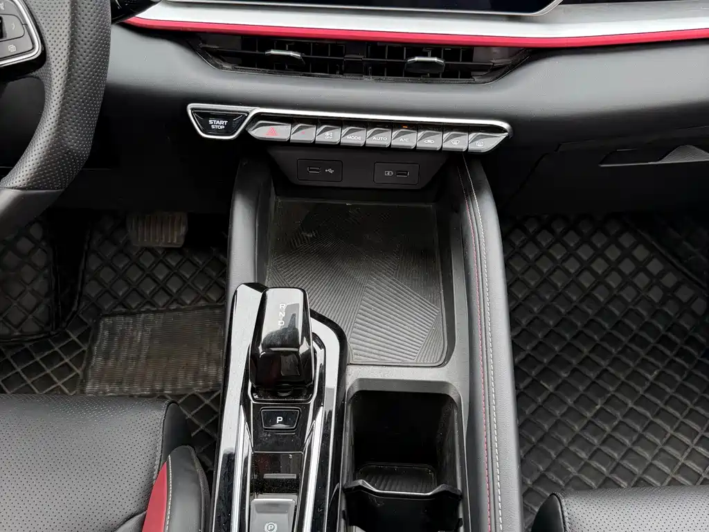 Geely Binyue — миниатюра 13