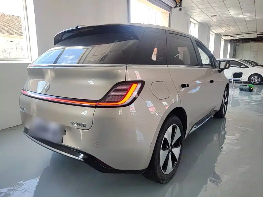 Baojun Yunduo — миниатюра 7