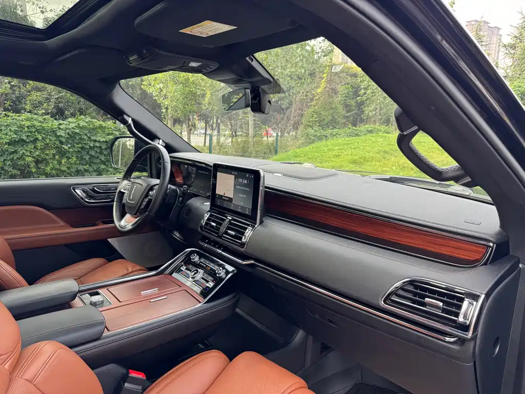 Lincoln Navigator — миниатюра 11
