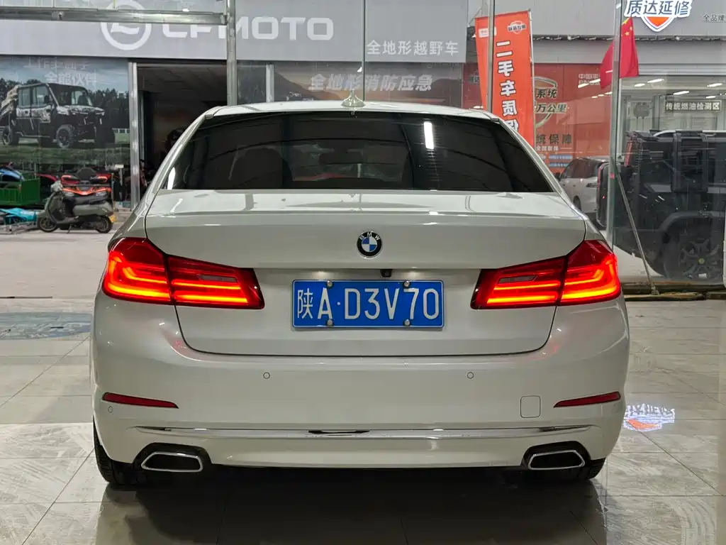 BMW 5 Series — миниатюра 15