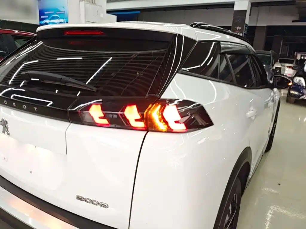 Peugeot 2008 — миниатюра 8