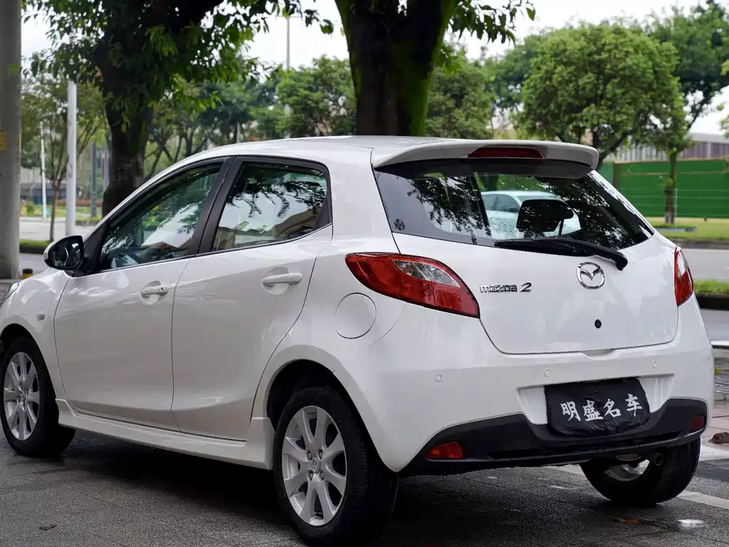 Mazda 2 — миниатюра 11