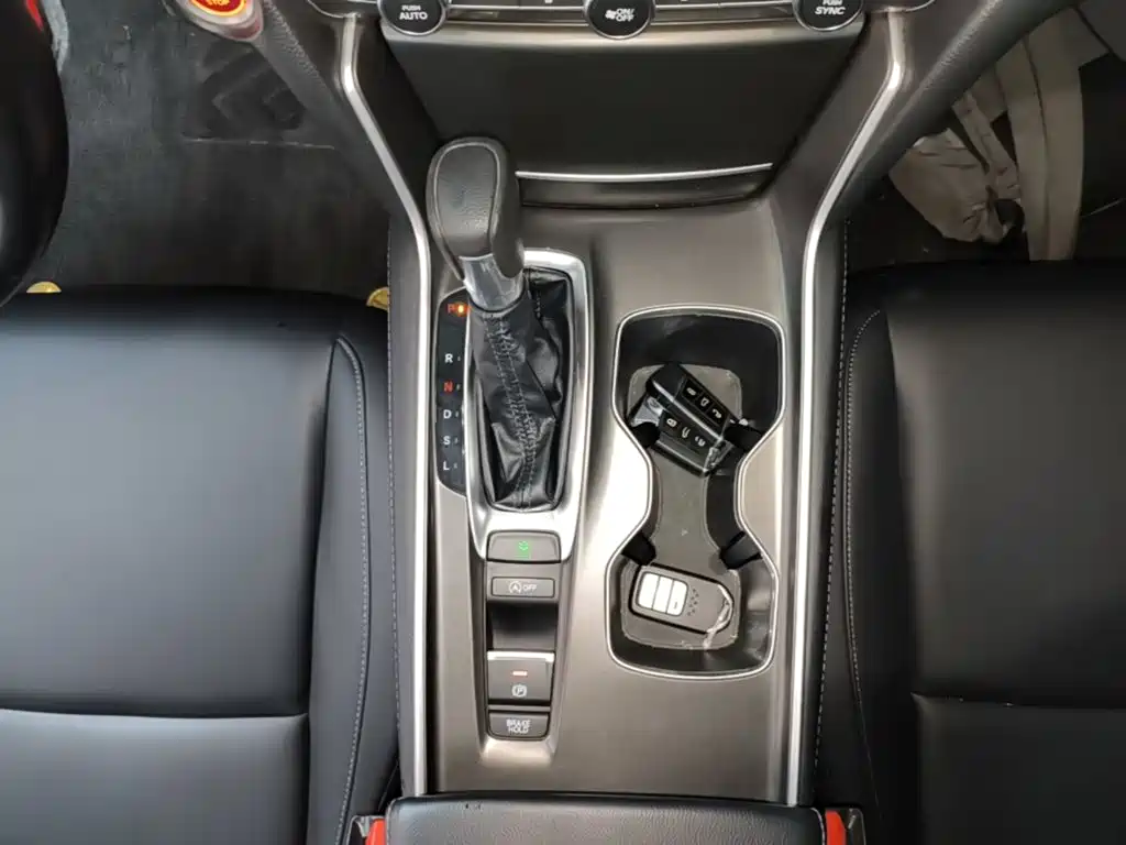 Honda Accord — миниатюра 14
