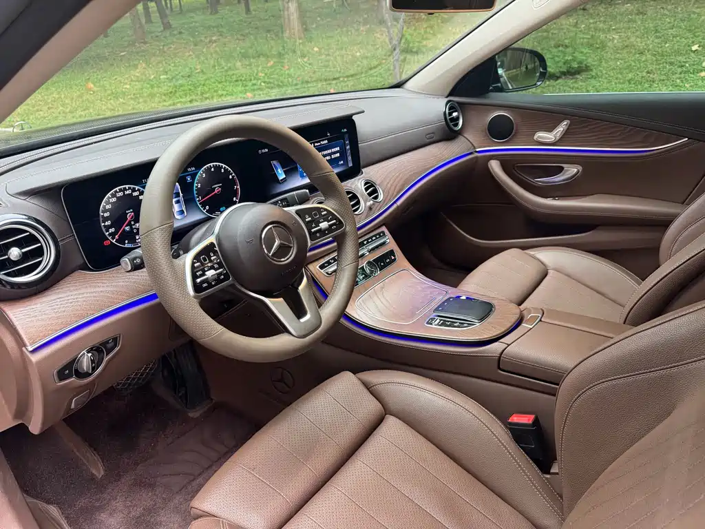 Mercedes-Benz E-Class — миниатюра 15