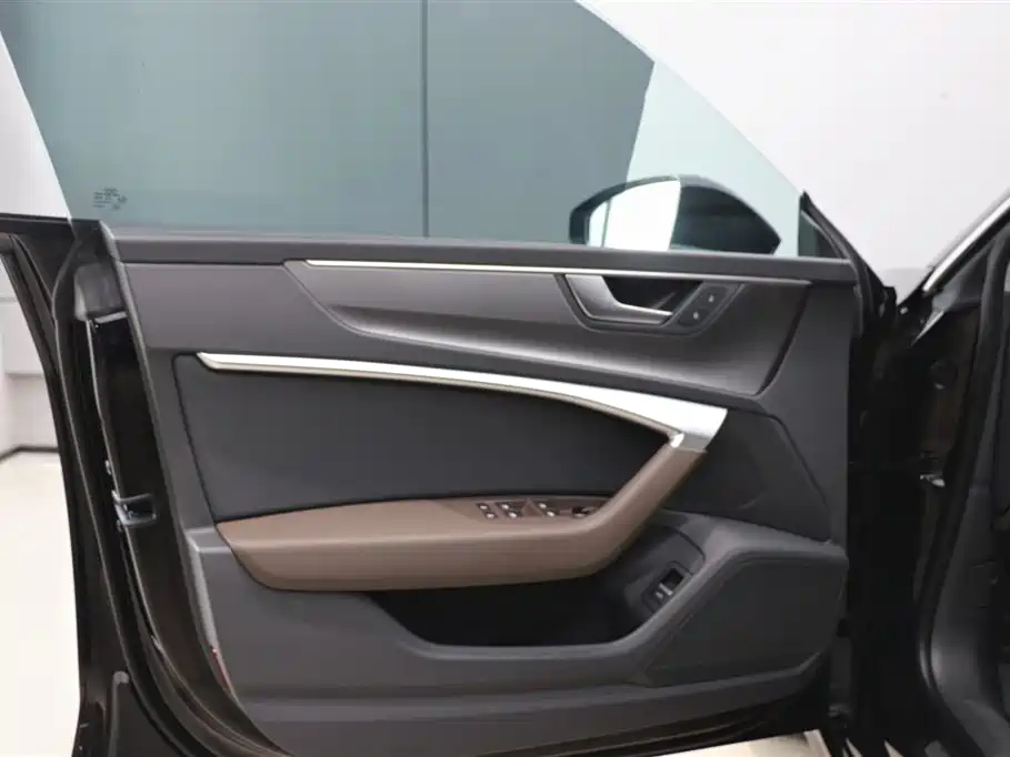 Audi A7L 2022 45 TFSI S-line