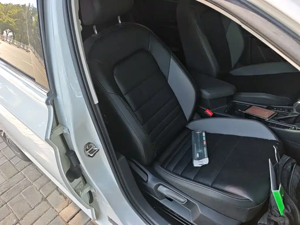 Volkswagen Sagitar — миниатюра 25