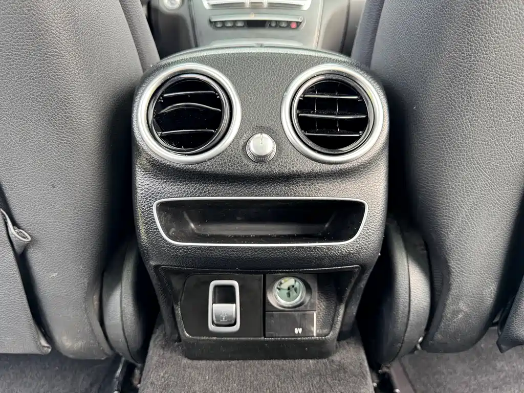 Mercedes-Benz C-Class — миниатюра 18
