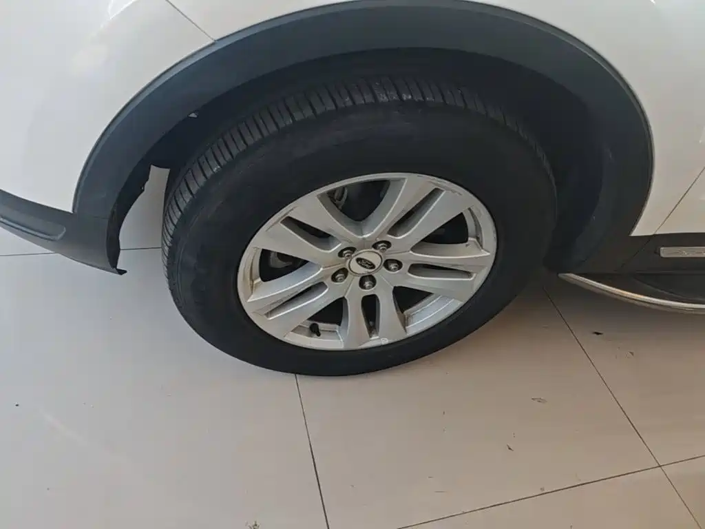 Ford Explorer (Import) — миниатюра 23