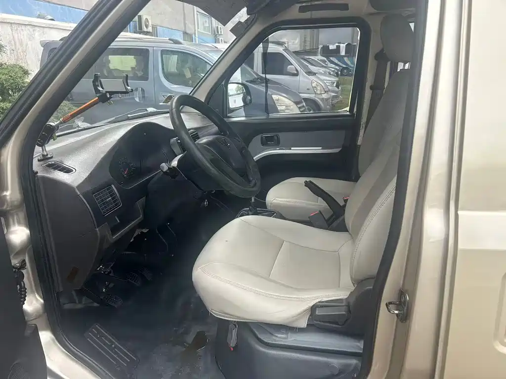 Wuling Rongguang — миниатюра 4