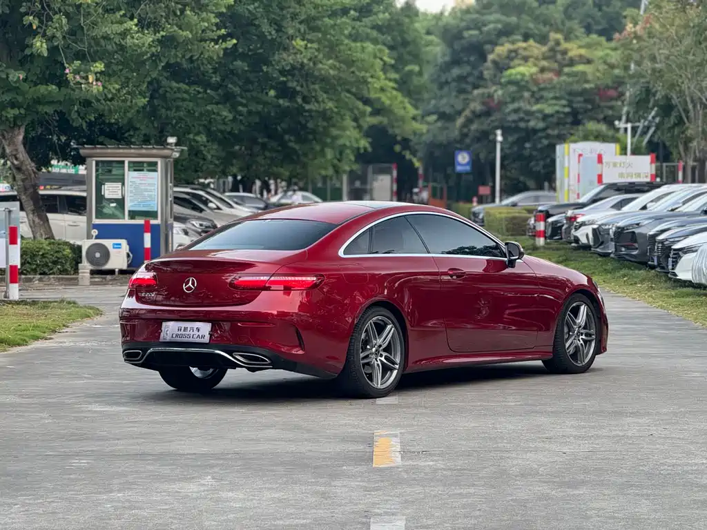 Mercedes-Benz E-Class (Import) — миниатюра 4