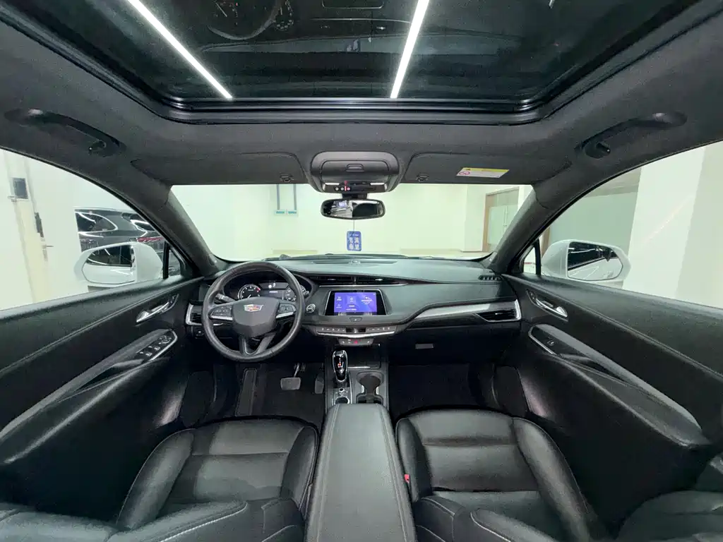 Cadillac XT4 — миниатюра 8
