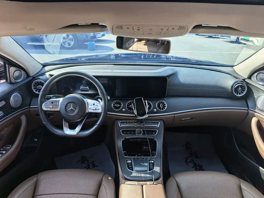 Mercedes-Benz E-Class — миниатюра 4