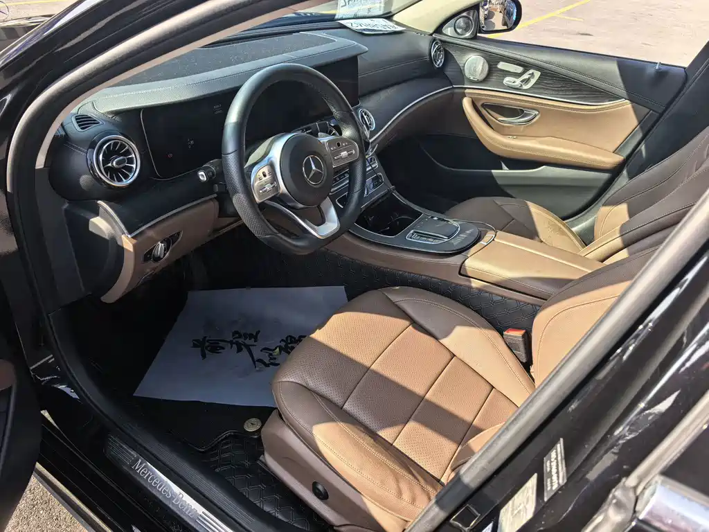 Mercedes-Benz E-Class — миниатюра 6