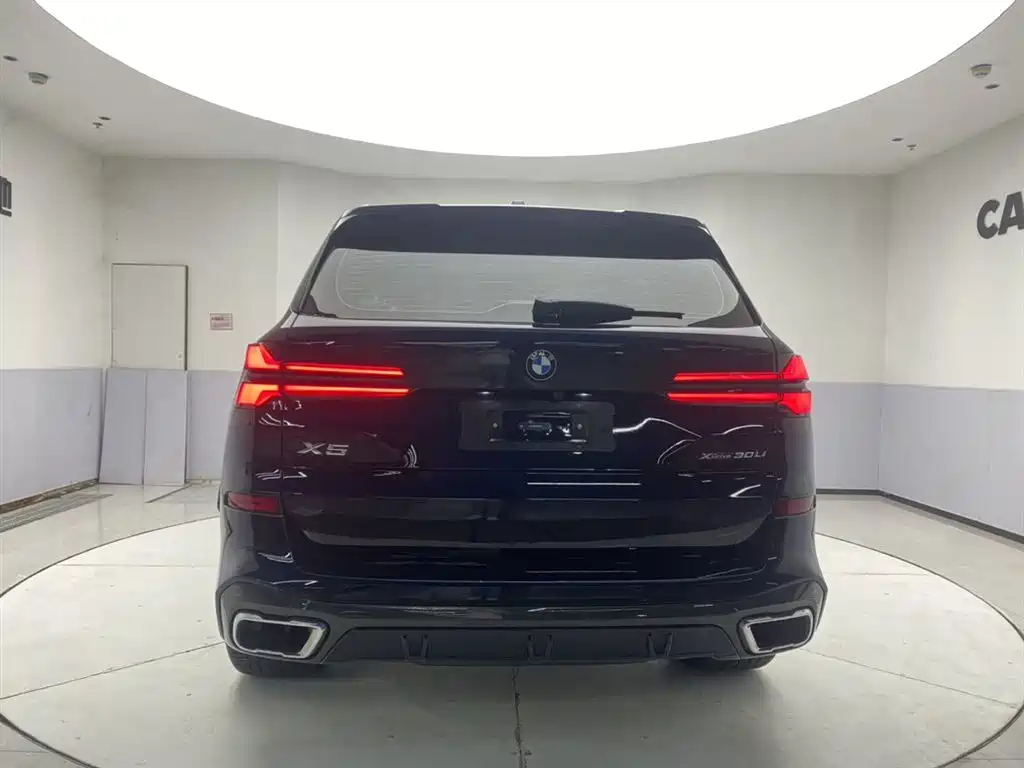 BMW X5 2023 xDrive 30Li Premium M Sport