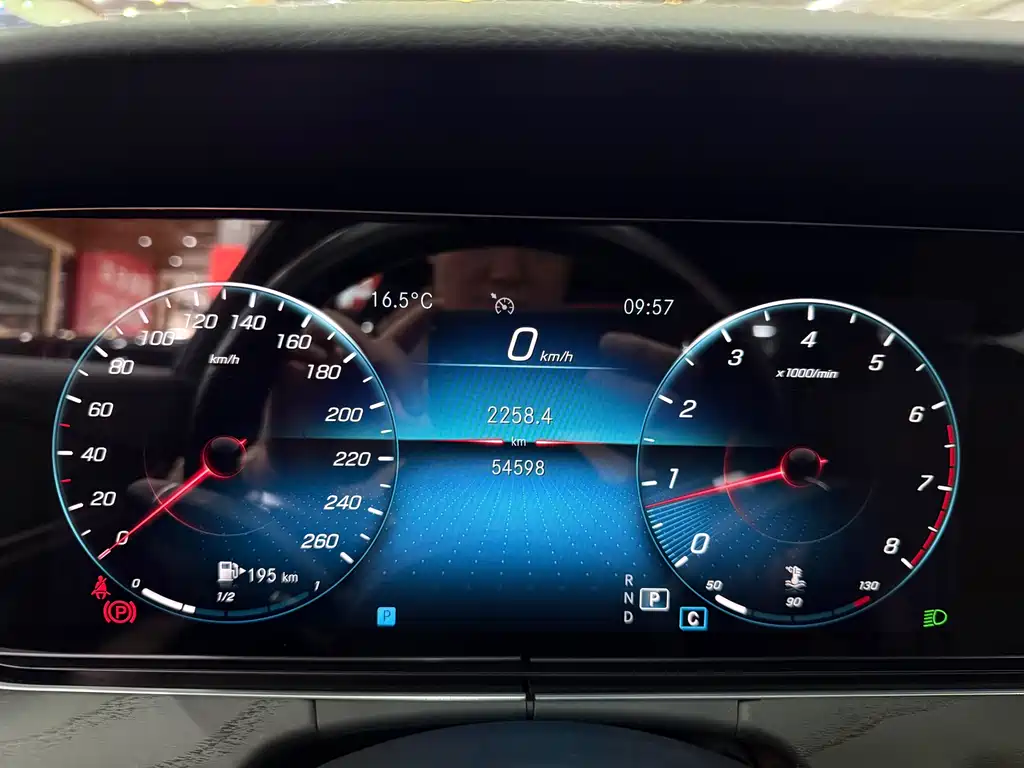 MERCEDES-BENZ E CLASS