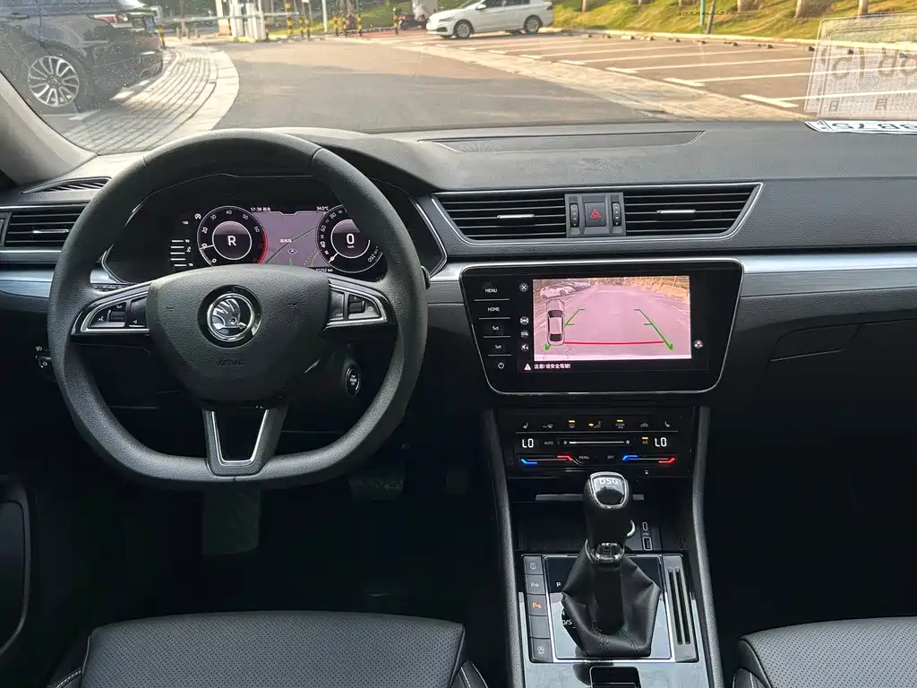 Skoda Superb — миниатюра 18