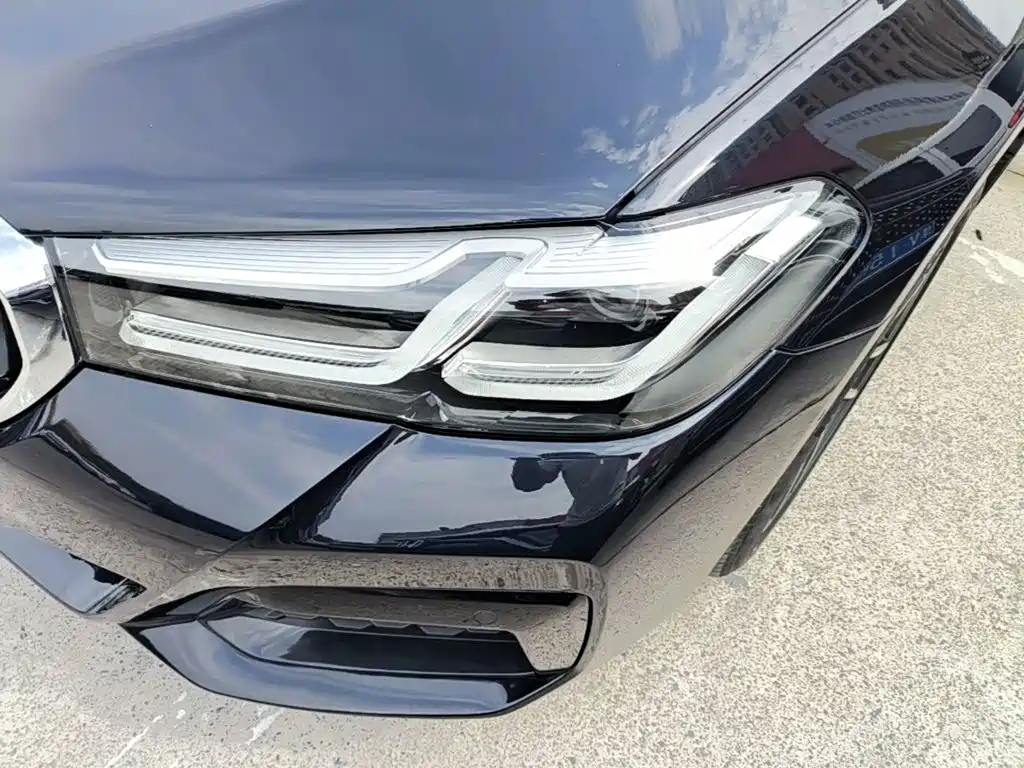 BMW 5 Series New Energy — миниатюра 24