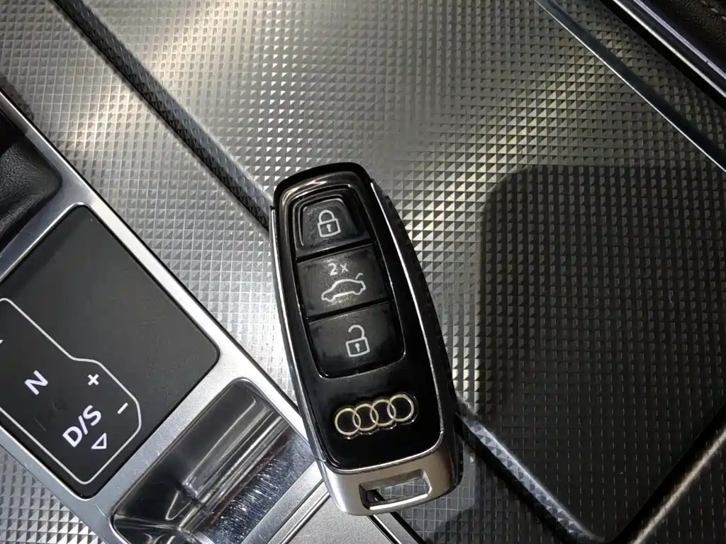 Audi A6L — миниатюра 9