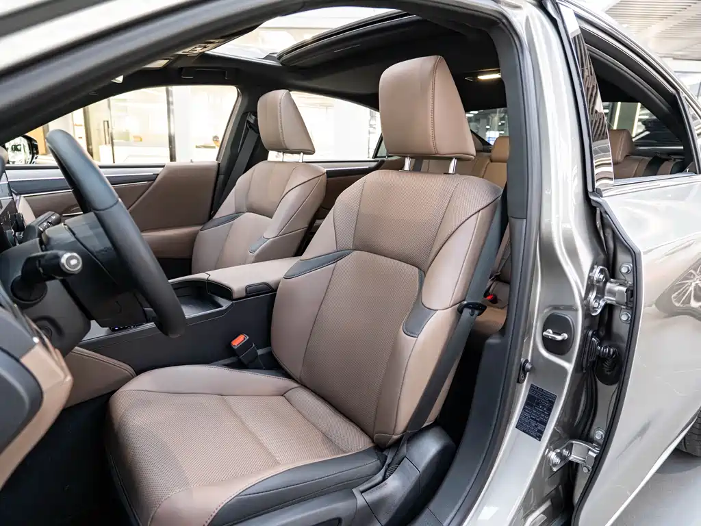 Lexus ES — миниатюра 11