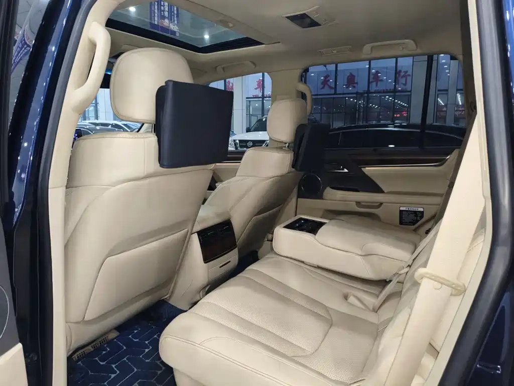 Lexus LX — миниатюра 16