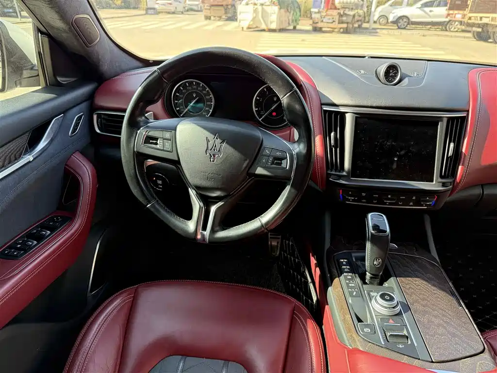 MASERATI LEVANTE