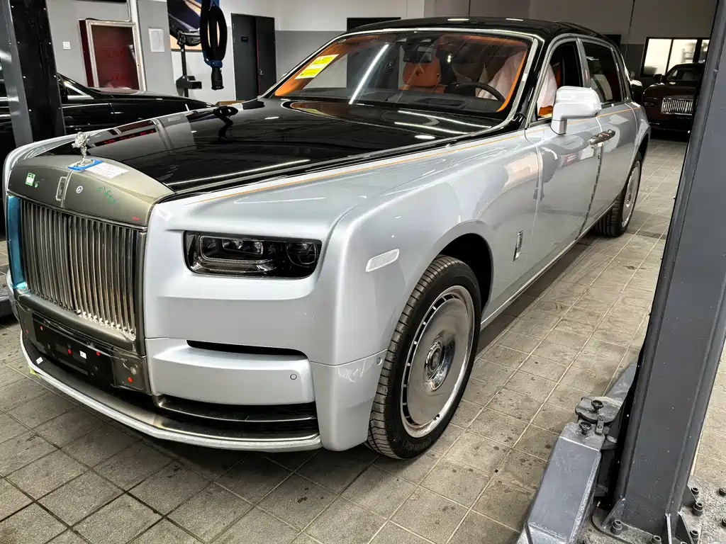 Rolls-Royce Phantom 0