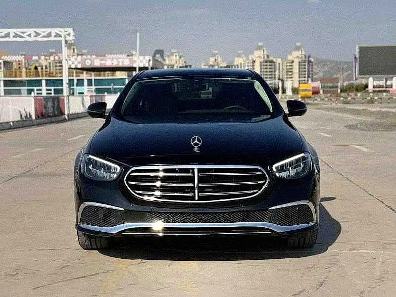 Mercedes-Benz E-Class — миниатюра 2
