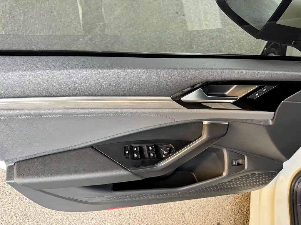 Volkswagen Sagitar — миниатюра 11