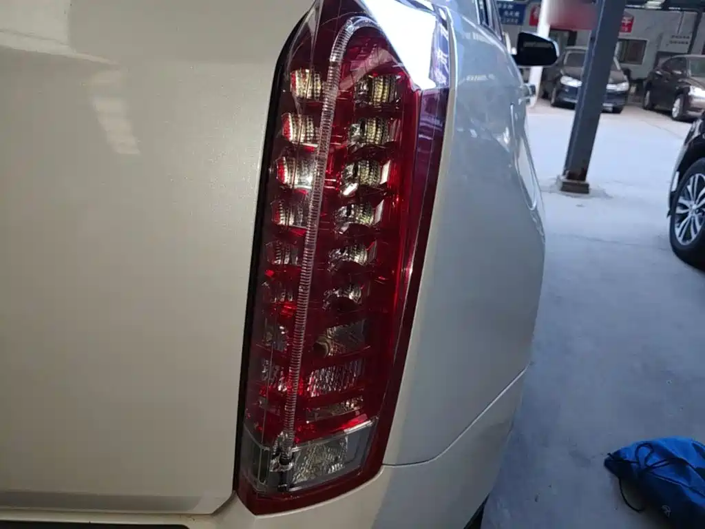Cadillac SRX — миниатюра 8