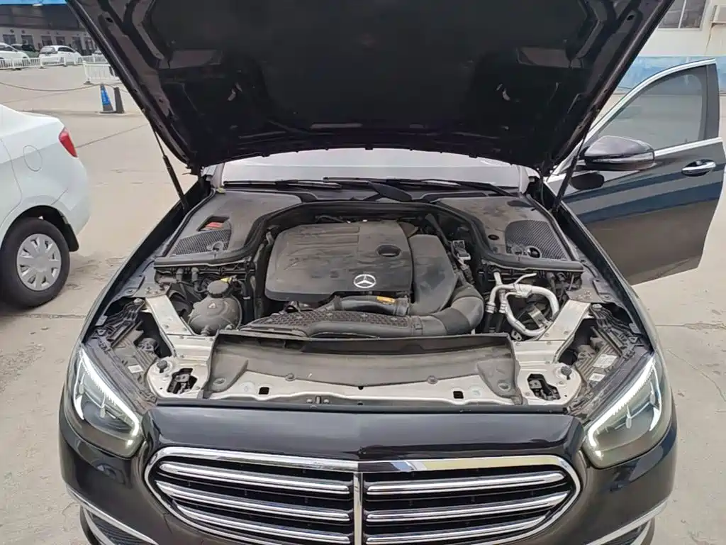 Mercedes-Benz E-Class — миниатюра 20