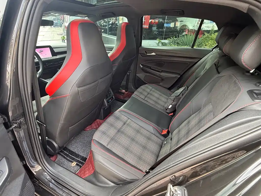 Volkswagen Golf GTI — миниатюра 3