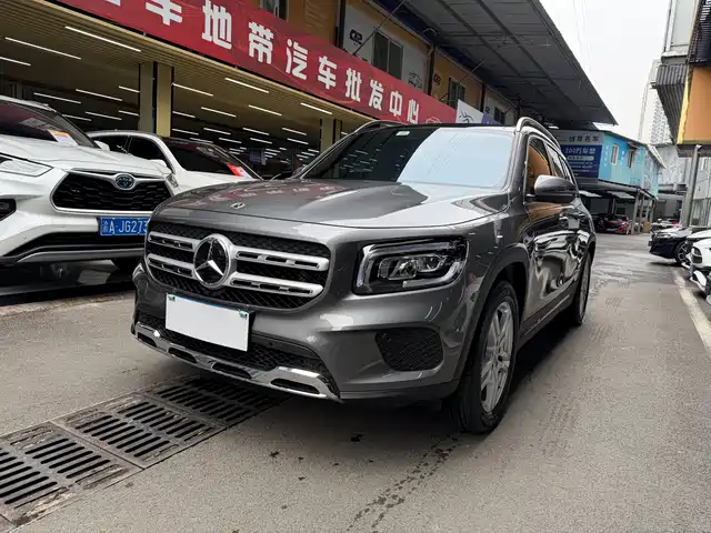MERCEDES-BENZ GLB