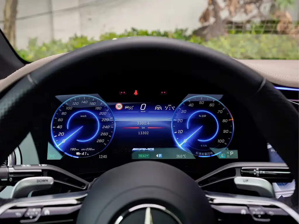 Mercedes-Benz EQE AMG — миниатюра 8