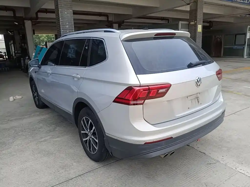 Volkswagen Tiguan L — миниатюра 5