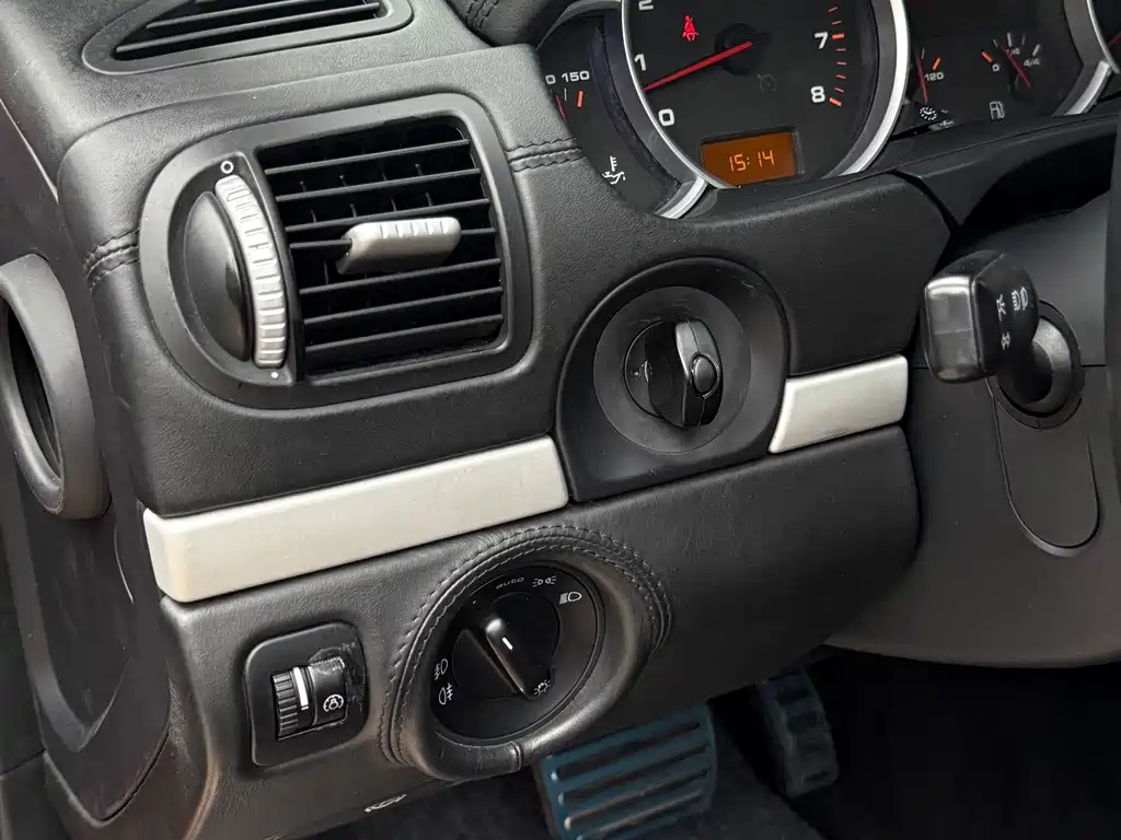 Porsche Cayenne — миниатюра 20