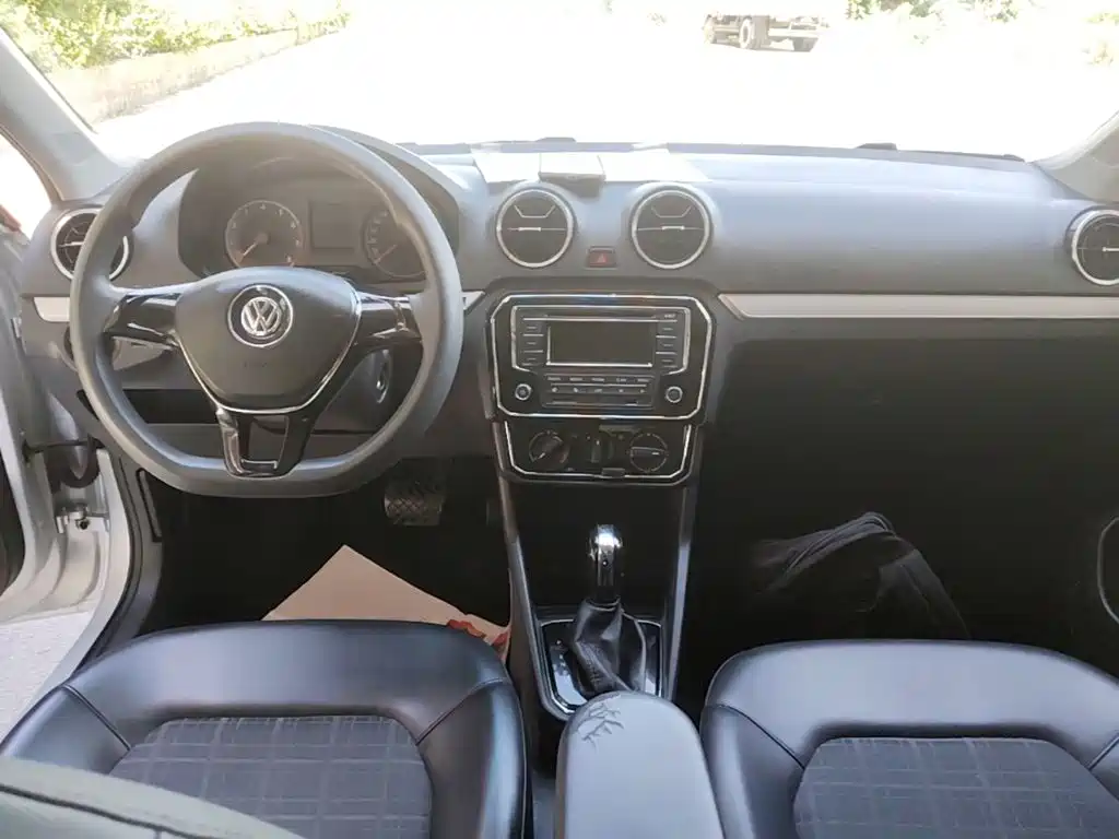 Volkswagen Jetta — миниатюра 10