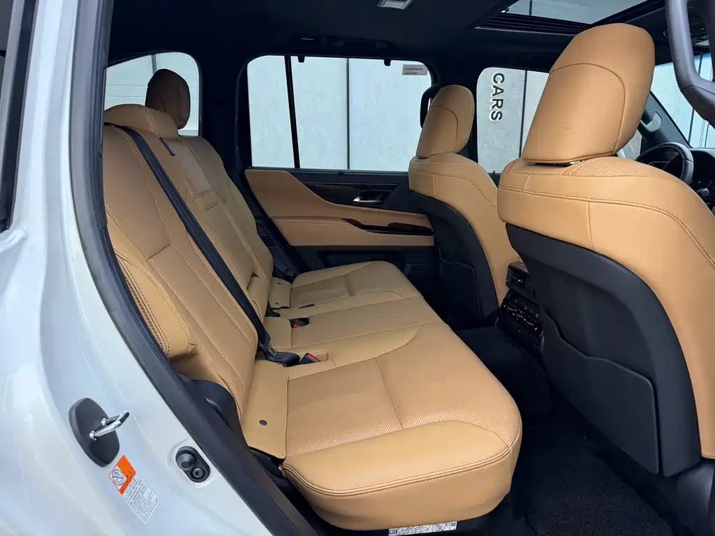 Lexus LX — миниатюра 14