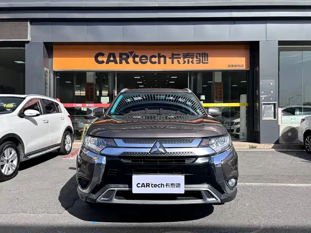 MITSUBISHI OUTLANDER 2019