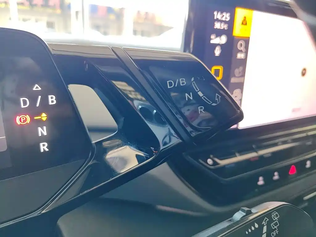 Volkswagen ID.4 X — миниатюра 10