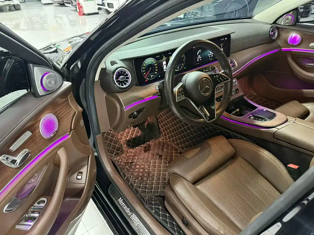 Mercedes-Benz E-Class — миниатюра 9